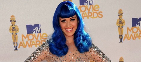 Katy Perry en los MTV Movie Awards 2010 con el pelo azul