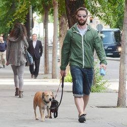 Dani Rovira paseando con sus perros