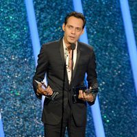 Marc Anthony recogiendo sus galardones de los Billboard Latinos 2014