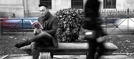 Leonardo Lucatto leyendo 'El Guardián del Diario Secreto'