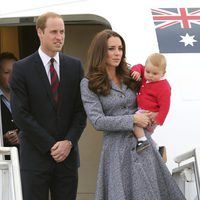 Los Duques de Cambridge se despiden de Australia junto al príncipe Jorge