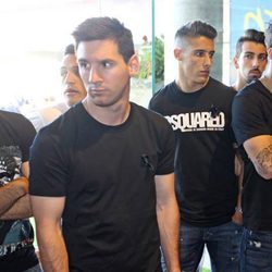 Leo Messi y Cesc Fàbregas en el homenaje a Tito Vilanova en el Camp Nou