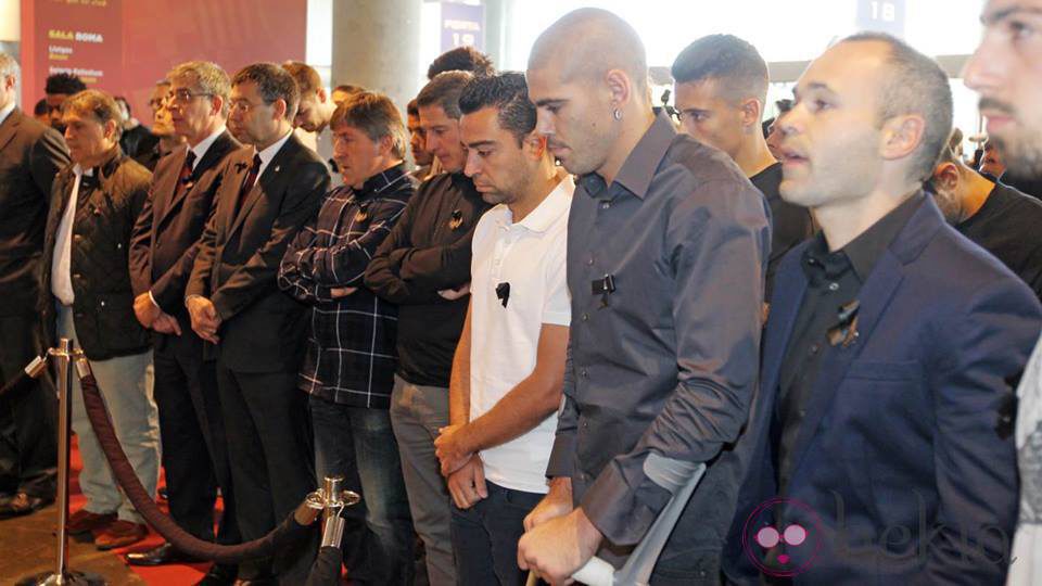 Xavi Hernández, Víctor Valdés y Andrés Iniesta en el homenaje a Tito Vilanova en el Camp Nou