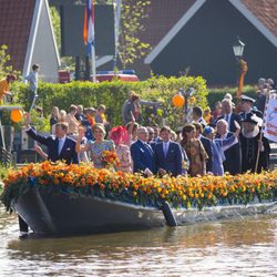Los Reyes de Holanda junto a la Familia Real en la celebración del Día del Rey
