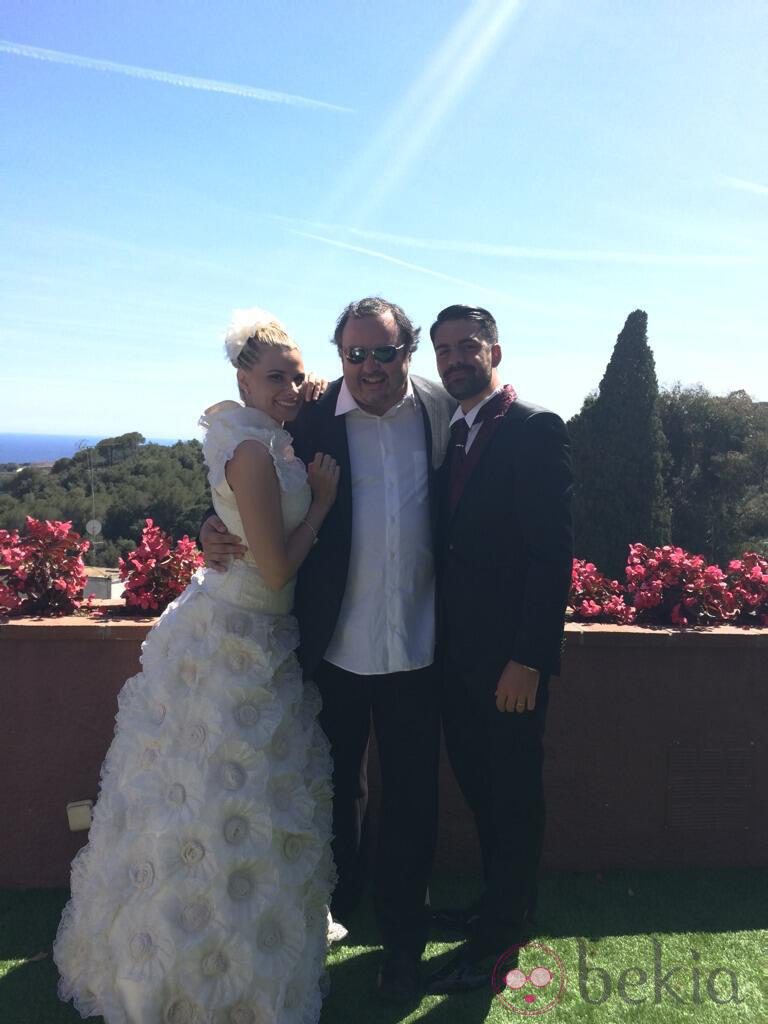 Torbe junto a María LaPiedra y Marc Amigó en su boda