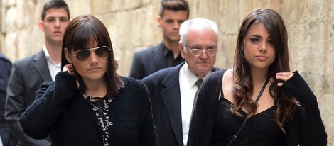 Montse Chaure y Carlota Vilanova en el funeral de Tito Vilanova en la Catedral de Barcelona