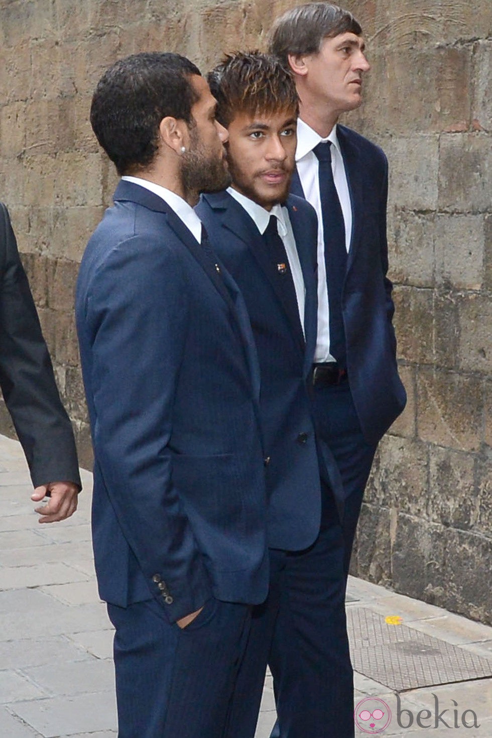Dani Alves y Neymar en el funeral de Tito Vilanova en la Catedral de Barcelona