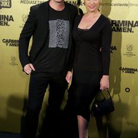 Natalia Verbeke y Jaime Renedo en el estreno de 'Carmina y amén' en Madrid