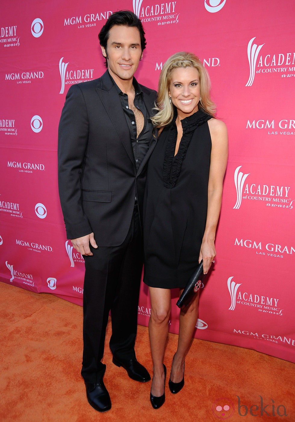 Joe Nichols y su mujer Heather Singleton en Academia Country de Music Awards