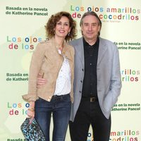 Lola Marceli y Juanjo Puigcorbé en el estreno de 'Los ojos amarillos de los cocodrilos' en Madrid