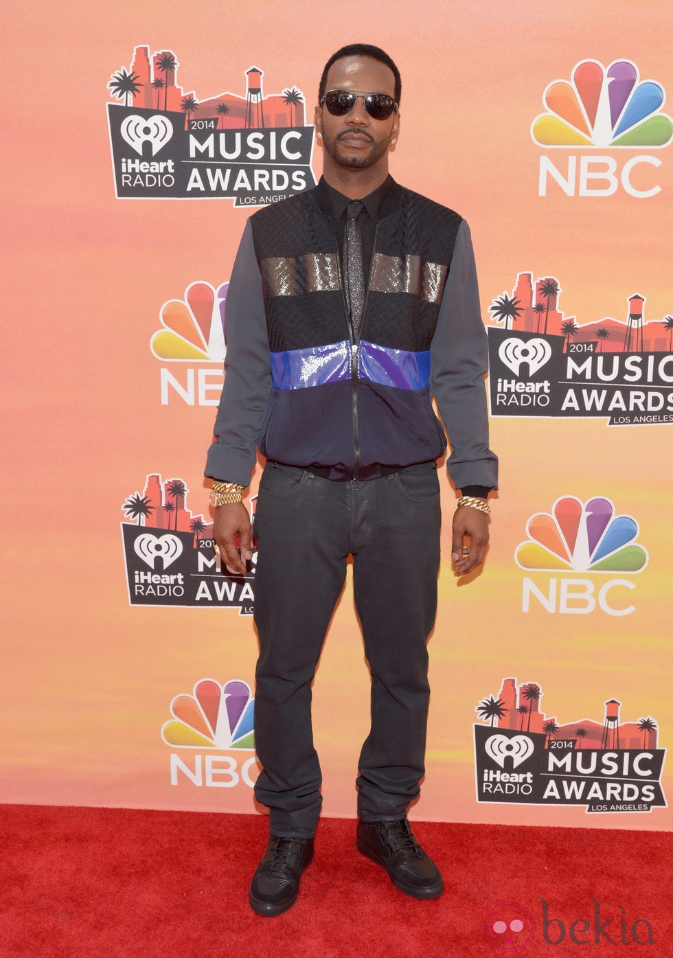 Juicy J en la alfombra roja de los iHeartRadio Music Awards 2014