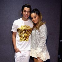 Austin Mahone y Ariana Grande en los iHeartRadio Music Awards 2014