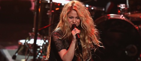Shakira durante su actuación en los iHeartRadio Music Awards 2014