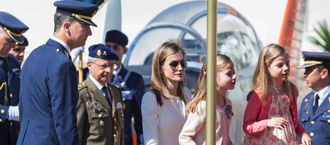 Las Infantas Leonor y Sofía en un acto oficial con los Príncipes Felipe y Letizia
