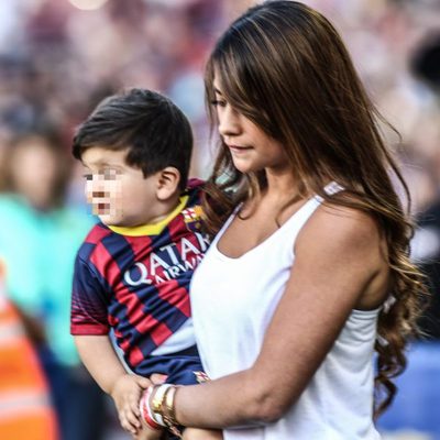 Antonella Roccuzzo y Thiago Messi en el partido Barça-Getafe