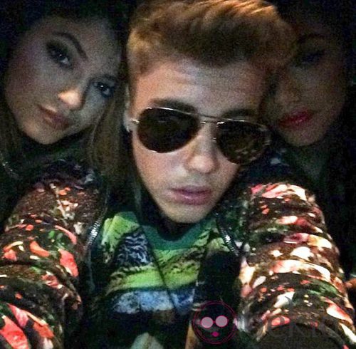 Justin Bieber y Kylie Jenner posan en una selfie en Las Vegas