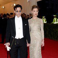 Johnny Depp y Amber Heard en la Gala MET 2014