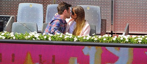 Fonsi Nieto y Marta Castro besándose en el Open Madrid 2014