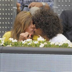 Arancha de Benito y Agustín Etienne besándose en el Open Madrid 2014