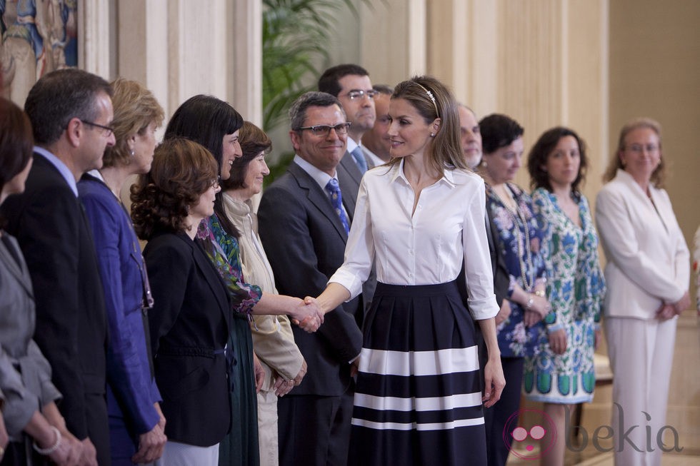 La Princesa Letizia saluda en una audiencia en La Zarzuela