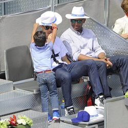 Cristiano Jr pone un sombrero a su padre Cristiano Ronaldo en el Madrid Open 2014