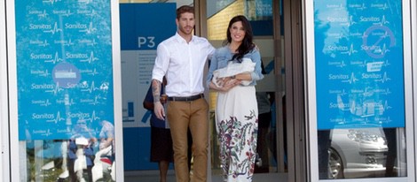 Sergio Ramos y Pilar Rubio salen del hospital con su hijo Sergio