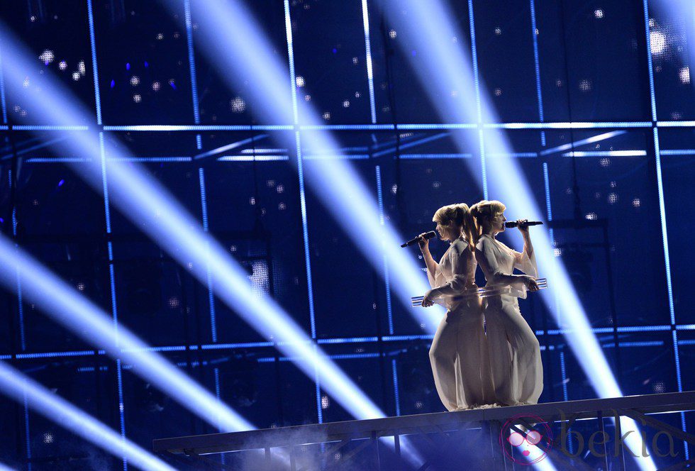 Tolmachevy Sisters durante su actuación en el Festival de Eurovisión 2014