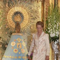 La Infanta Elena junto a la Virgen del Pilar en un viaje a Zaragoza