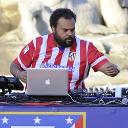 Carlos Jean poniendo música a la celebración de la Liga 2014 del Atlético de Madrid
