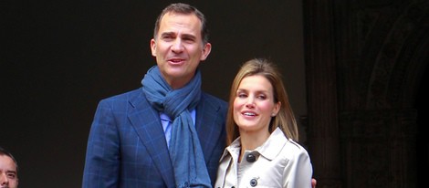 Los Príncipes Felipe y Letizia se abrazan en Toledo en su décimo aniversario de boda