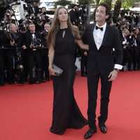 Adrian Brody y Lara Lieto en el Festival de Cannes 2014