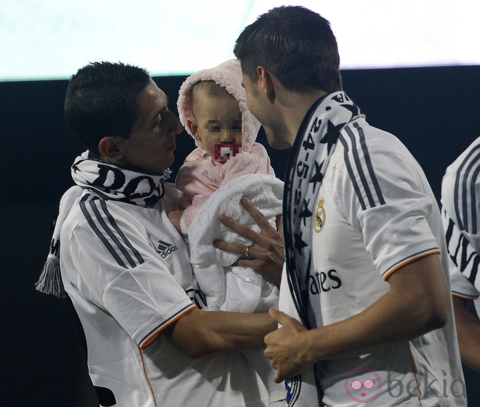 Ángel Di María con su hija Mía en la celebración de la décima Champions del Real Madrid