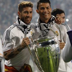 Sergio Ramos y Cristiano Ronaldo celebrando la décima Champions del Real Madrid