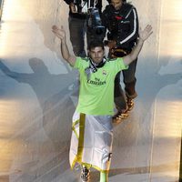 Iker Casillas celebrando la décima Champions del Real Madrid en el Bernabéu