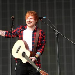 Ed Sheeran en el Radio 1's Big Weekend de la BBC 2'14