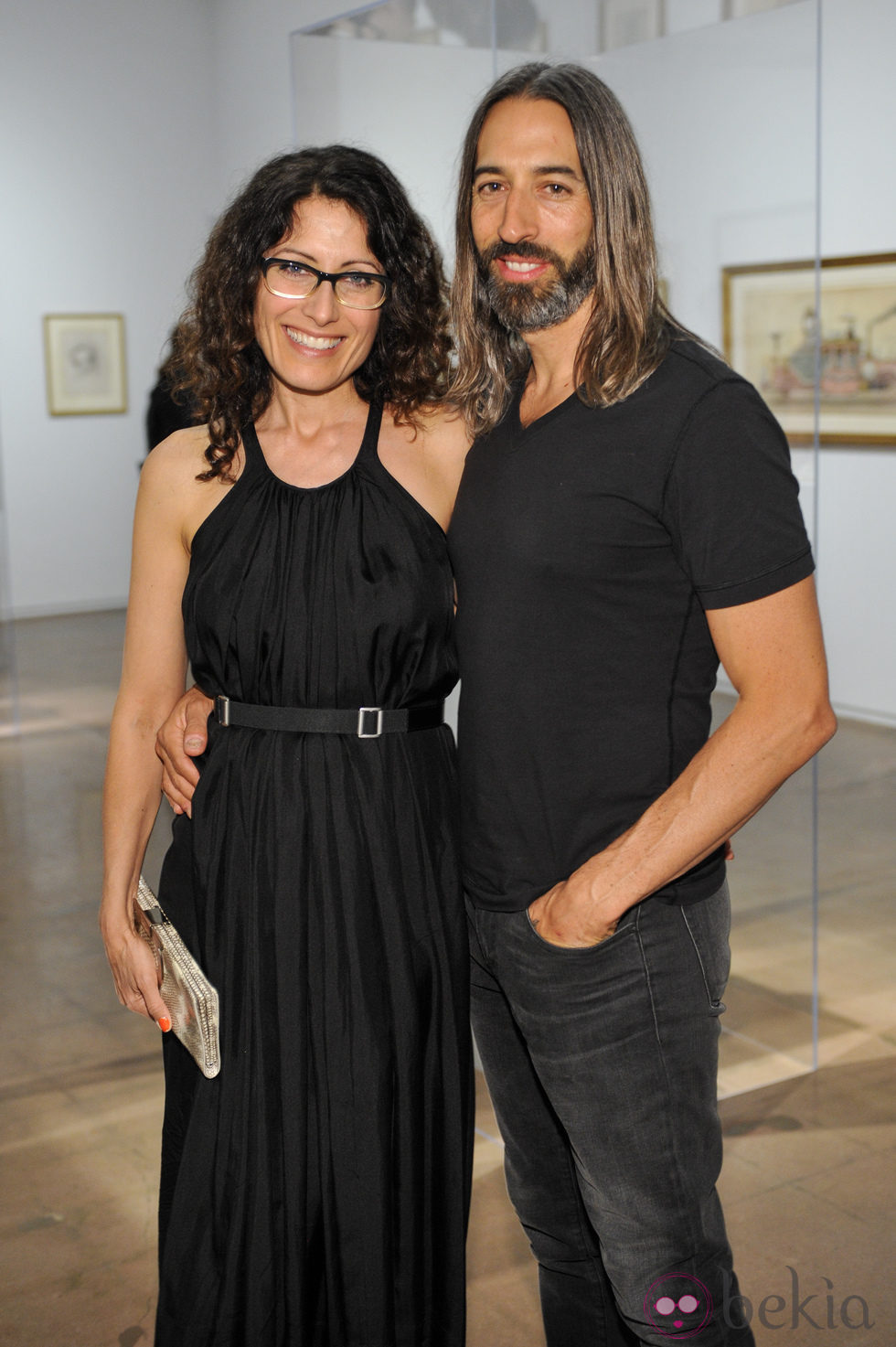 Lisa Edelstein y Robert Rusell en la inauguración de la galería Kohn