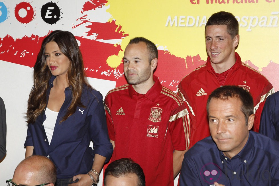 Sara Carbonero, Fernando Torres, Andrés Iniesta y Manu Carreño en la presentación de la cobertura del Mundial de Brasil 2014