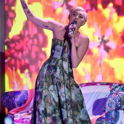 Miley Cyrus actúa en los World Music Awards 2014