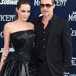 Angelina Jolie y Brad Pitt en el estreno de 'Maléfica' en Los Ángeles
