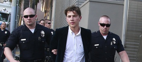 Hombre detenido tras golpear a Brad Pitt en el estreno de 'Maléfica' en Los Angeles