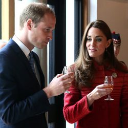 Guillermo de Inglaterra y Kate Middleton visitan una destilería de whisky en Crieff