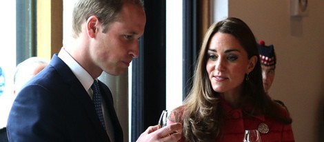 Guillermo de Inglaterra y Kate Middleton visitan una destilería de whisky en Crieff