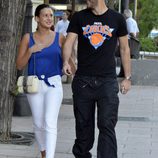 Karim Benzemá pasea con Chloé por las calles de Madrid