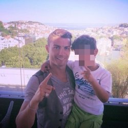 Cristiano Ronaldo junto a su hijo, Cristiano Junior