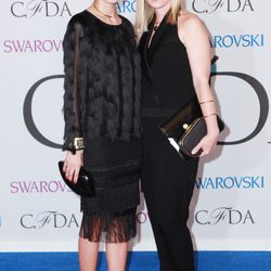 Olivia Palermo y Lisa Axelson en los CFDA Fashion Awards 2014