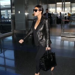 Kim Kardashian en el aeropuerto de Los Ángeles