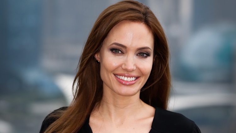 Angelina Jolie promocionando 'Maléfica' en Shanghai