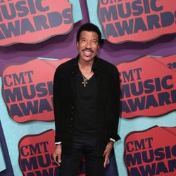 Lionel Richie en los CMT Music Awards 2014