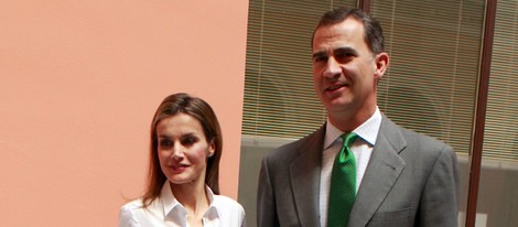 Los Príncipes Felipe y Letizia en una entrega de premios medioambientales