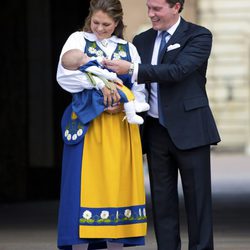 Magdalena de Suecia y Chris O'Neill abren las puertas del Palacio Real por primera vez con su hija Leonor